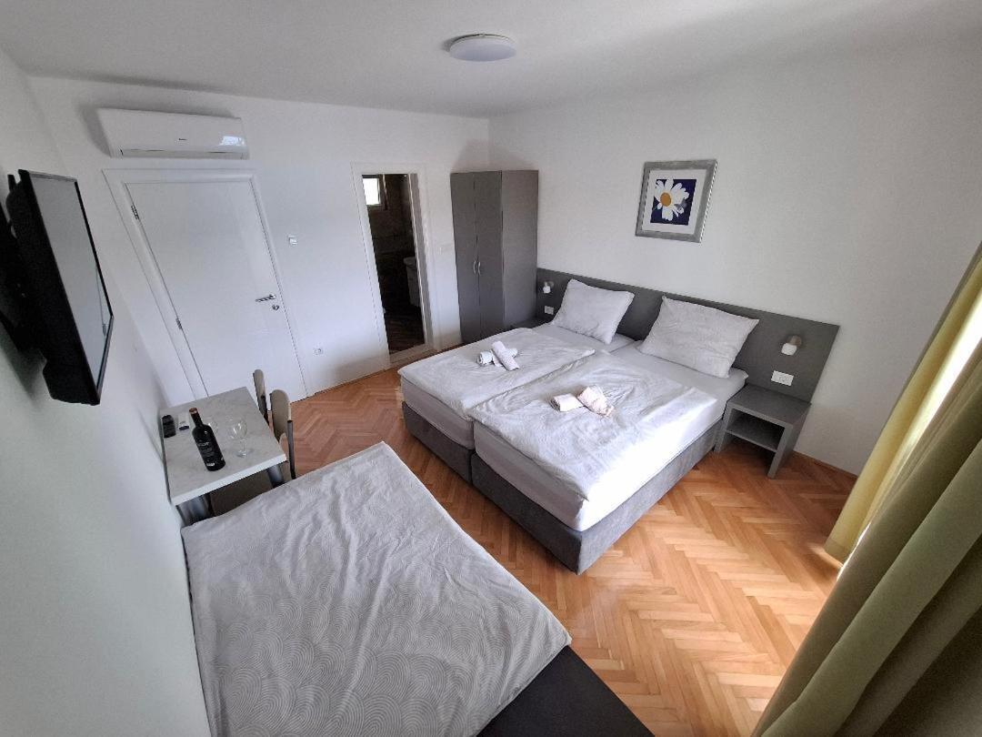 Apartments & Rooms Leon Neum Exterior photo
